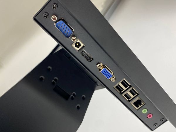 15.6" Q2 new (i3/4Gb/64SSD) Сенсор FLAT CPU i3 3217U 1,8GHz(2ядра)/4Gb ОЗУ/64GB SSD/6 USB/1хRS232  - торговое оборудование.